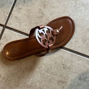 Tory Burch right only sandal size 7M